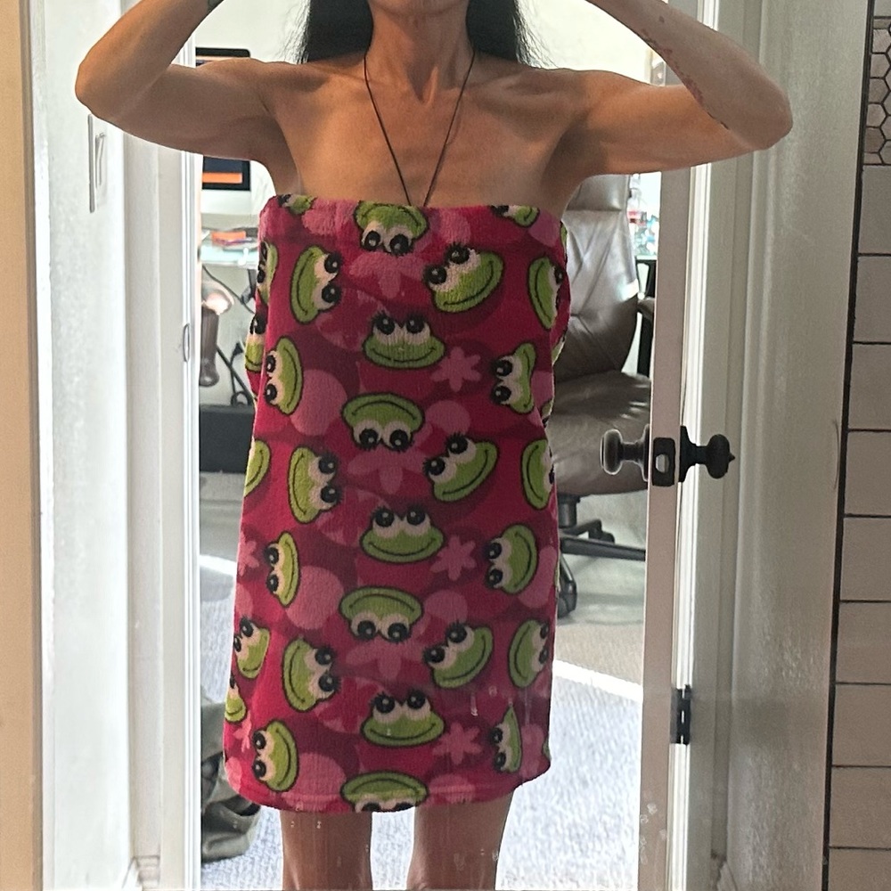 Hotel Spa getting ready Velcro wrap around towel